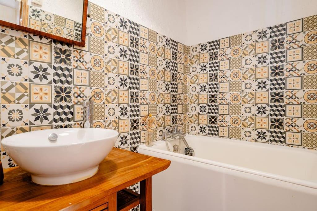 Chambre Atypique Dans Cafe Healthy Saint-Paul-de-Vence Ngoại thất bức ảnh